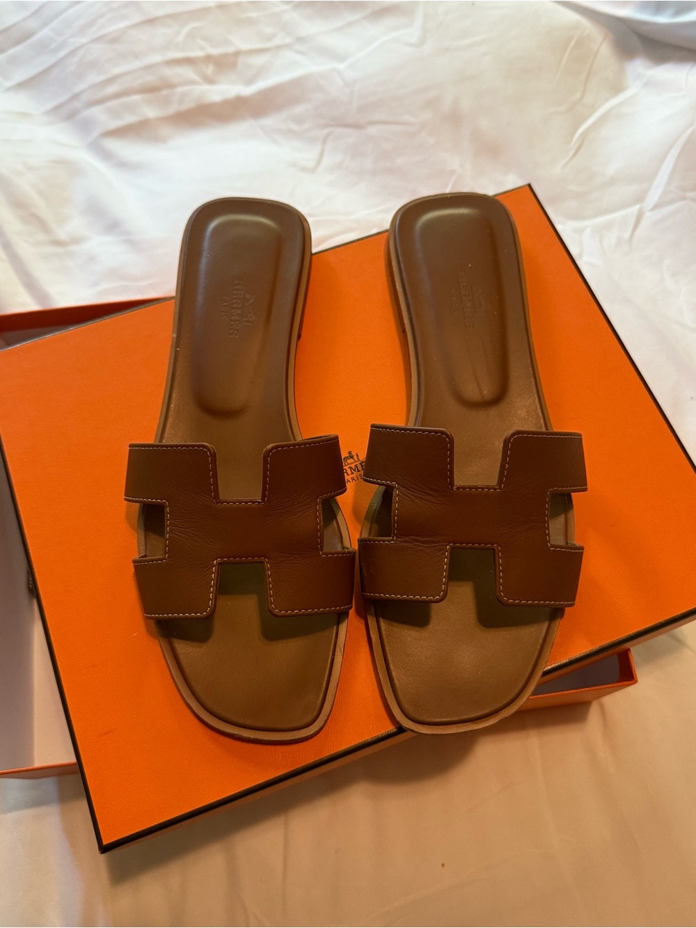 Hermes Brown Orans